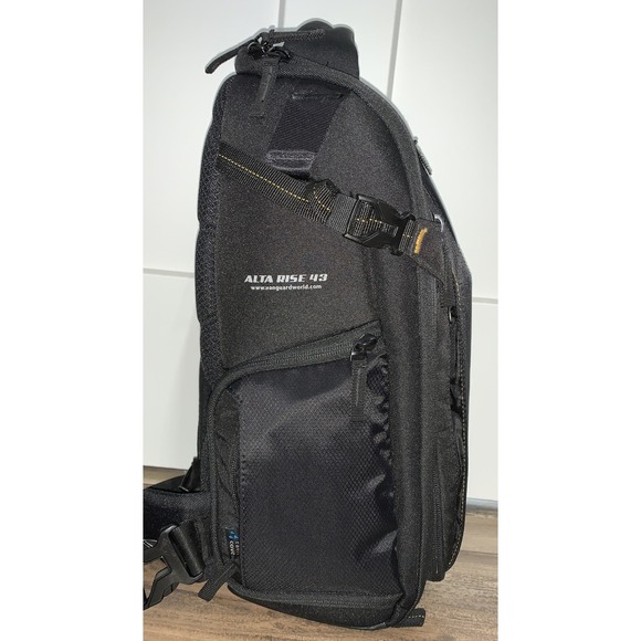 Very Nice! Vanguard Alta Rise 43 Camera Sling Backpack /‎ Bag - Picture 2 of 14
